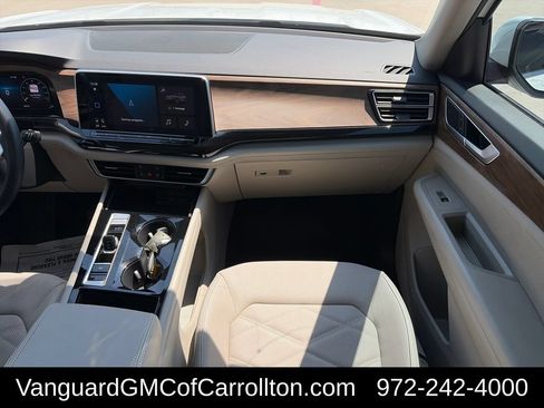 Used 2024 Volkswagen Atlas SE FWD image 22