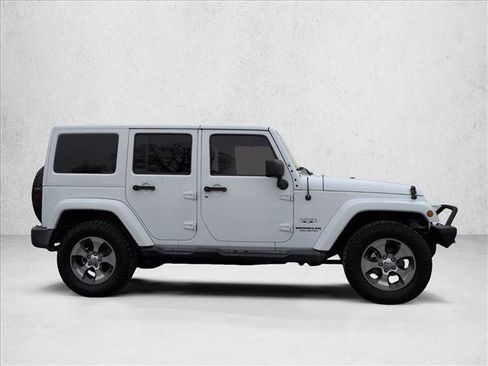 Used 2017 Jeep Wrangler Unlimited Sahara image 4