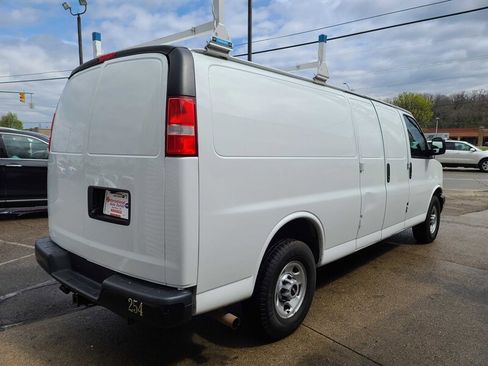 Used 2018 GMC Savana 2500 Extended w/ Driver Convenience Package image 5