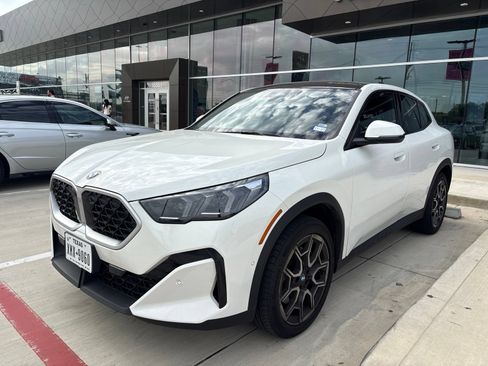 Used 2026 BMW X2 xDrive28i AWD/4WD image 1