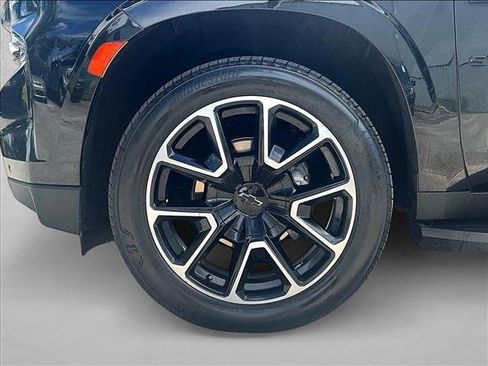 Used 2023 Chevrolet Suburban RST w/ Luxury Package AWD/4WD image 10
