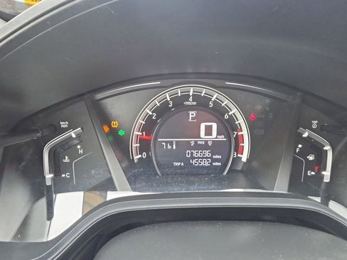 Used 2018 Honda CR-V LX image 16