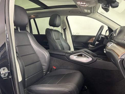 Used 2024 Mercedes-Benz GLS 450 4MATIC image 18