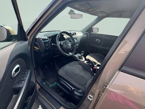 Used 2015 Kia Soul image 8