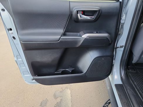 Used 2018 Toyota Tacoma TRD Off-Road image 15