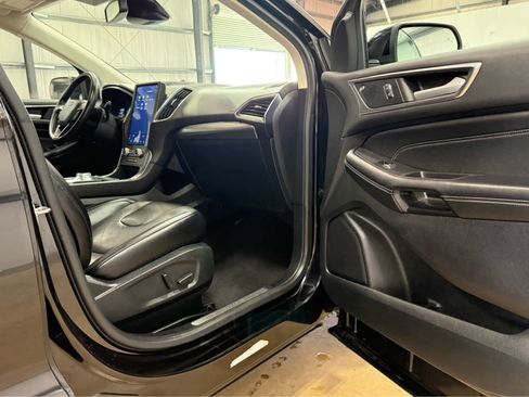 Used 2022 Ford Edge Titanium image 29