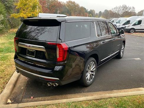 Used 2023 GMC Yukon XL Denali w/ Denali Reserve Package image 34