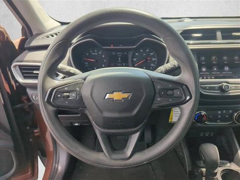 Used 2021 Chevrolet TrailBlazer LS FWD image 13