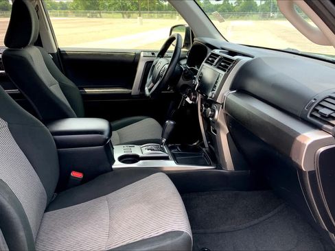Used 2021 Toyota 4Runner SR5 RWD image 9