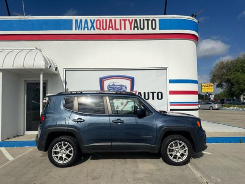 Used 2021 Jeep Renegade Latitude w/ Sun & Sound Group AWD/4WD image 20