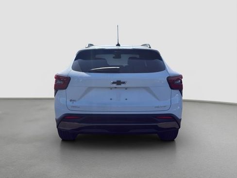 Used 2026 Chevrolet Trax ACTIV FWD image 5