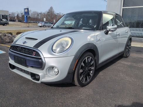 Used 2015 MINI Cooper S image 1