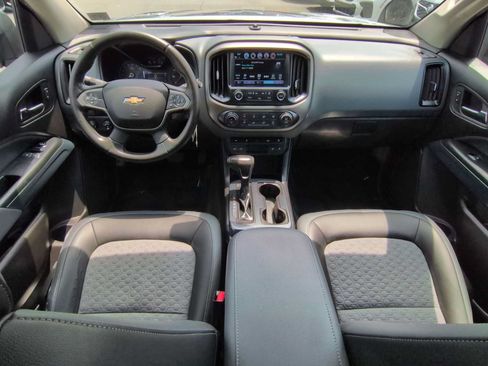 Used 2018 Chevrolet Colorado Z71 AWD/4WD image 16