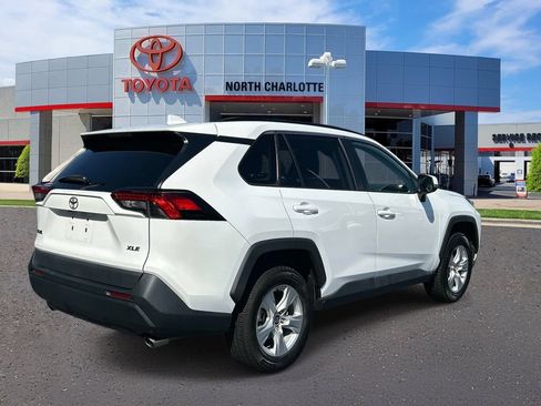 Used 2020 Toyota RAV4 XLE FWD image 8