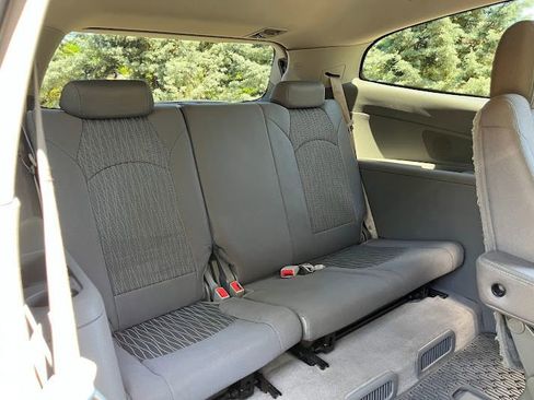 Used 2014 Chevrolet Traverse LT FWD image 39