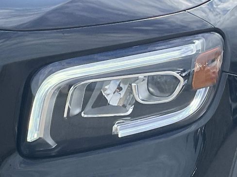 Certified 2021 Mercedes-Benz GLB 250 w/ Premium Package image 8