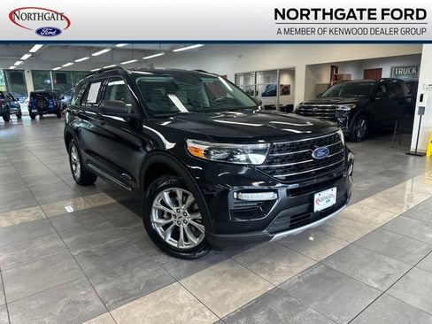 Used 2020 Ford Explorer XLT w/ Equipment Group 202A AWD/4WD image 1