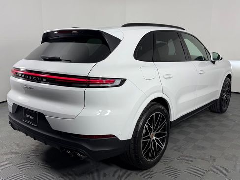 Certified 2026 Porsche Cayenne AWD/4WD image 6