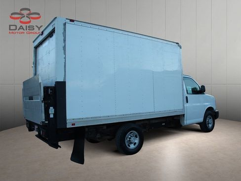 Used 2016 Chevrolet Express 3500 image 5