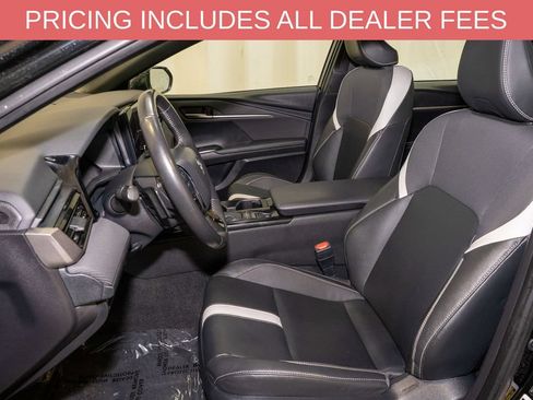 Used 2025 Toyota Camry SE FWD image 10
