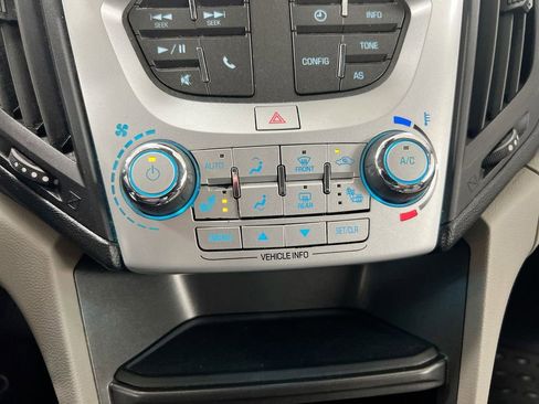 Used 2017 Chevrolet Equinox LT w/ Convenience Package image 16