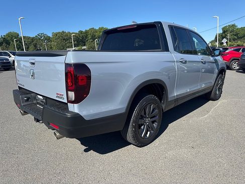 Used 2023 Honda Ridgeline Sport image 3