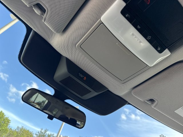 Used 2022 Nissan Pathfinder SV FWD image 22