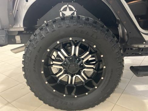 Used 2018 Jeep Wrangler Unlimited Sport S image 29