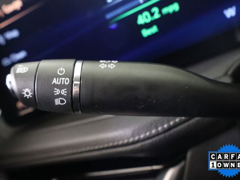 Used 2025 Cadillac XT4 Premium Luxury image 31