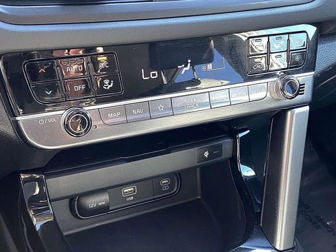 Used 2025 Kia Seltos SX w/ SX Sunroof Package image 28