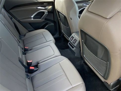 Used 2025 Audi Q5 Premium Plus image 16