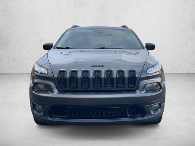 Used 2018 Jeep Cherokee Latitude w/ Altitude Package AWD/4WD image 2