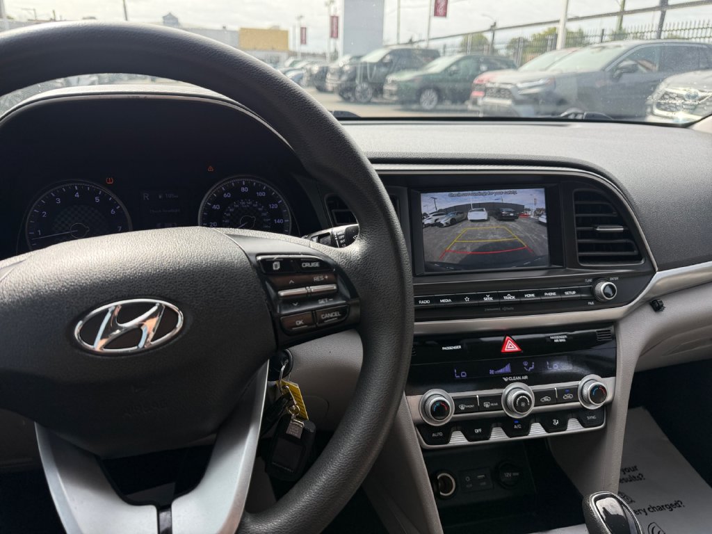 Used 2020 Hyundai Elantra SEL FWD image 39