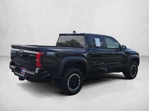 Certified 2024 Toyota Tacoma TRD Off-Road AWD/4WD image 5
