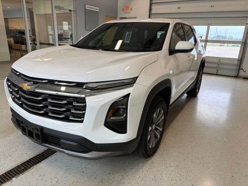 New 2027 Chevrolet Equinox LT w/ Convenience Package II AWD/4WD image 10