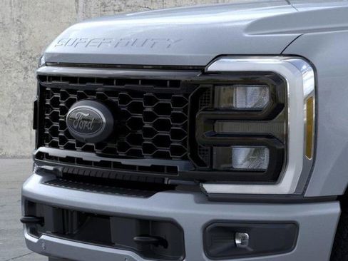 New 2026 Ford F250 Lariat w/ Black Appearance Package AWD/4WD image 17