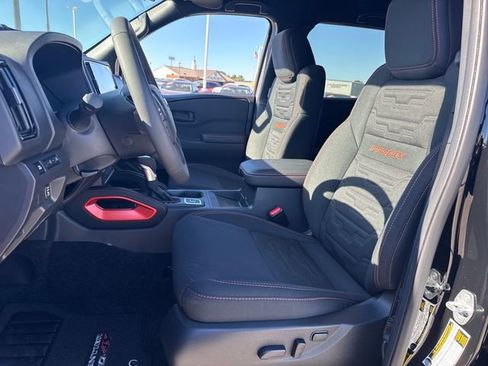 Used 2026 Nissan Frontier PRO-4X w/ Pro-4x Convenience Package image 15
