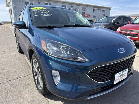 Used 2020 Ford Escape Titanium image 10