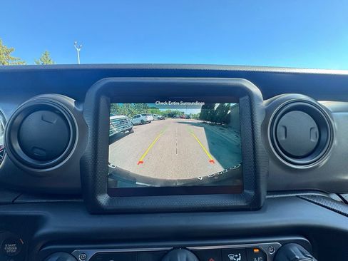Used 2023 Jeep Wrangler Unlimited Sport AWD/4WD image 28