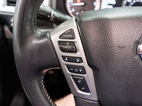 Used 2019 Nissan Titan PRO-4X w/ Pro-4x Convenience Package AWD/4WD image 30