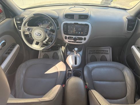 Used 2017 Kia Soul EV + image 8