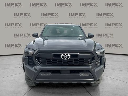 Used 2025 Toyota Tacoma TRD Off-Road AWD/4WD image 5