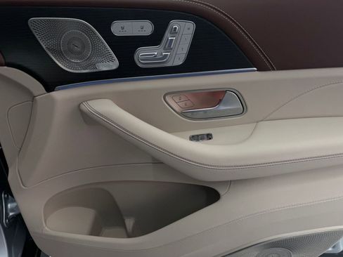 Used 2026 Mercedes-Benz Maybach GLS 600 4MATIC image 21