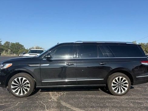 Used 2023 Lincoln Navigator L Reserve AWD/4WD image 1