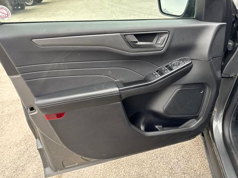 Used 2025 Ford Escape Active image 10