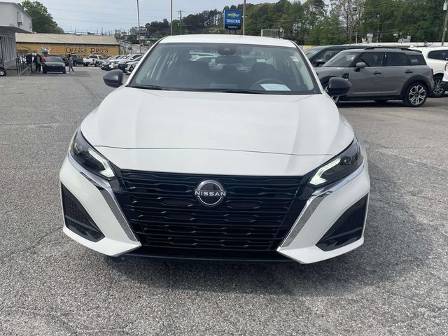 Used 2025 Nissan Altima 2.5 SV FWD image 10