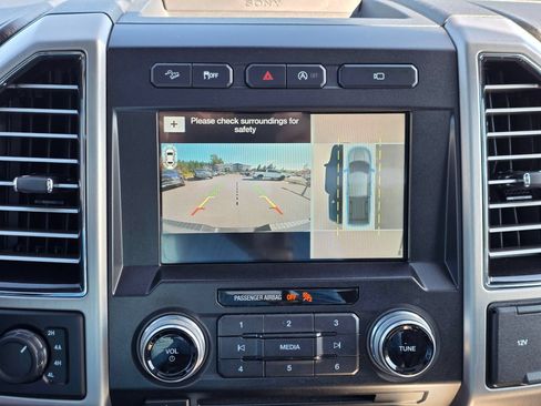 Used 2017 Ford F150 Platinum w/ Technology Package AWD/4WD image 15