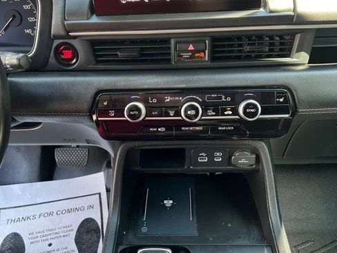 Used 2024 Honda Pilot Touring image 22
