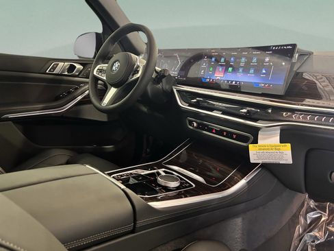 Used 2026 BMW X5 xDrive40i w/ M Sport Package image 29