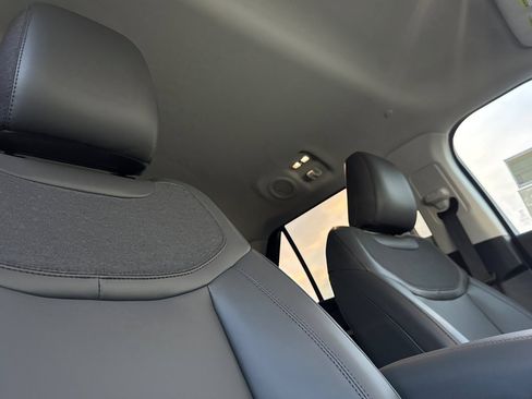 New 2026 Ford Explorer Active w/ Active Comfort Package image 16